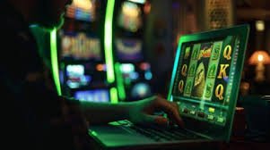 Philippine player reading sports betting tips on mobile browser